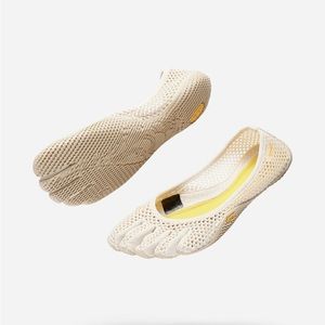 Vibram Vi-b - Ivory Five Fingers shoe